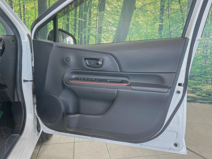 2015 Toyota Aqua DAA-NHP10 (UW-6a321138bfb95)[22]