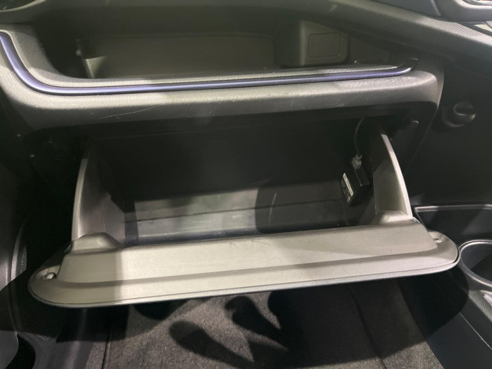 2016 Toyota Aqua DAA-NHP10 (UW-6a32113a31783)[24]