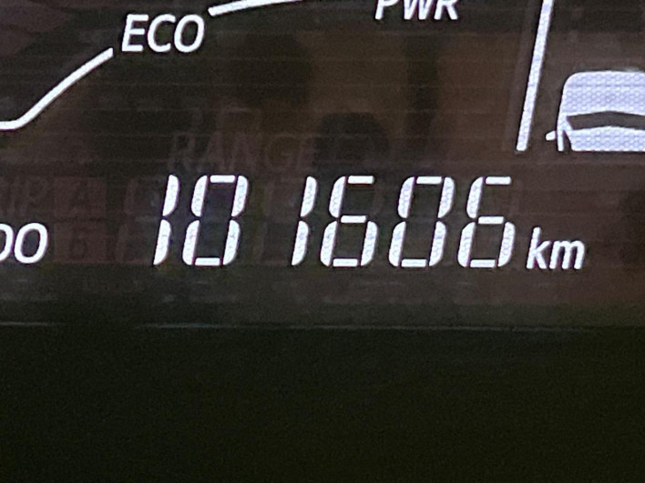 2016 Toyota Aqua DAA-NHP10 (UW-6a32113a31783)[2]