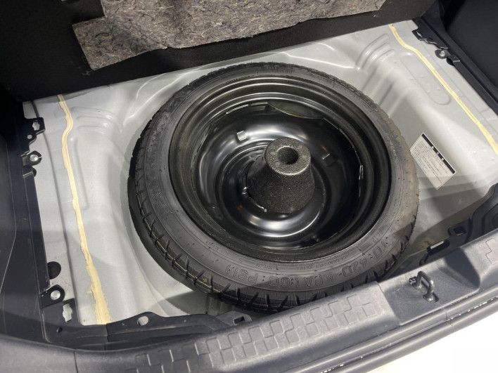 2016 Toyota Aqua DAA-NHP10 (UW-6a32113a31783)[8]