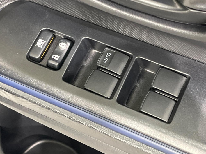 2016 Toyota Aqua DAA-NHP10 (UW-6a32113a31783)[15]