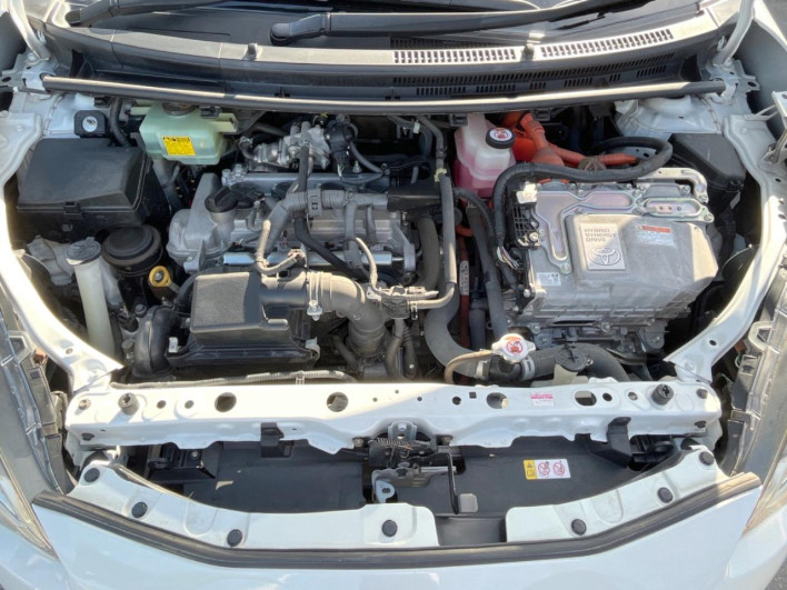 2018 Toyota Aqua DAA-NHP10 (UW-6a32113cb82df)[7]