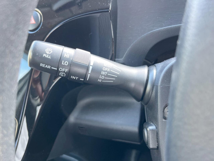 2018 Toyota Aqua DAA-NHP10 (UW-6a32113cb82df)[29]