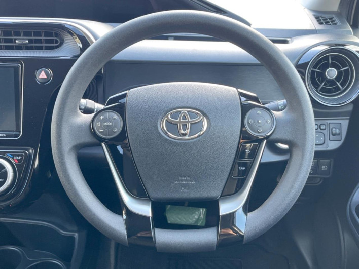 2018 Toyota Aqua DAA-NHP10 (UW-6a32113cb82df)[25]