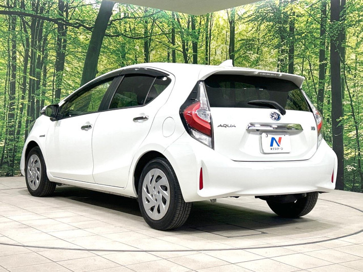 2018 Toyota Aqua DAA-NHP10 (UW-6a32113e0c02c)[29]