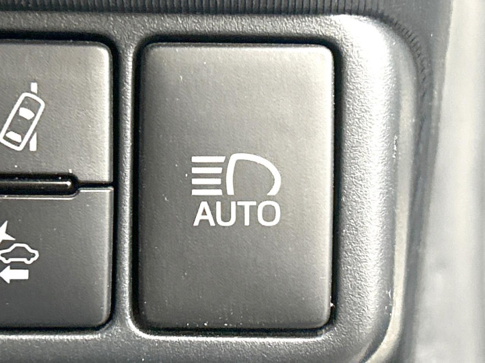 2018 Toyota Aqua DAA-NHP10 (UW-6a32113e0c02c)[5]