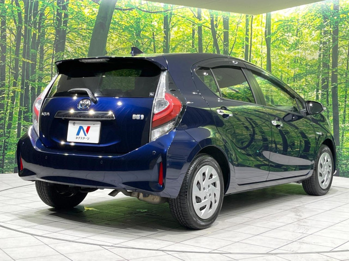 2019 Toyota Aqua DAA-NHP10 (UW-6a32113f62630)[11]