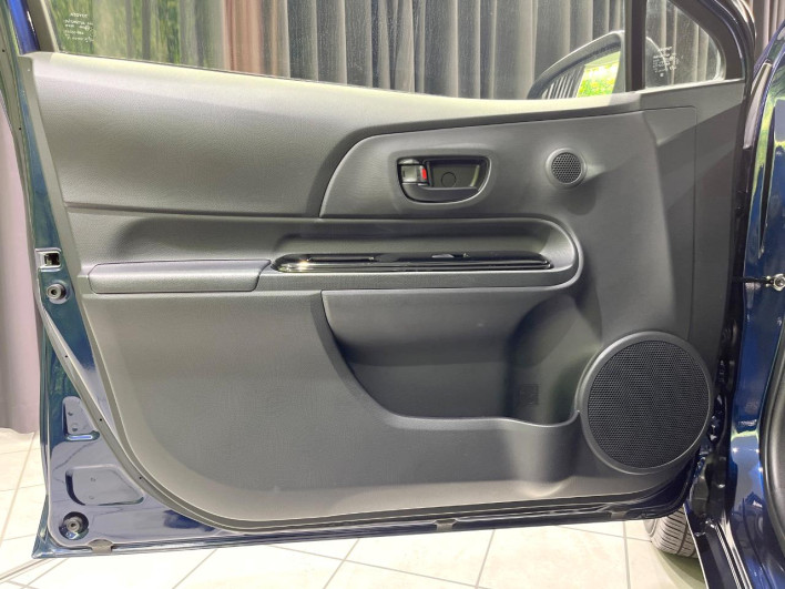2019 Toyota Aqua DAA-NHP10 (UW-6a32113f62630)[17]