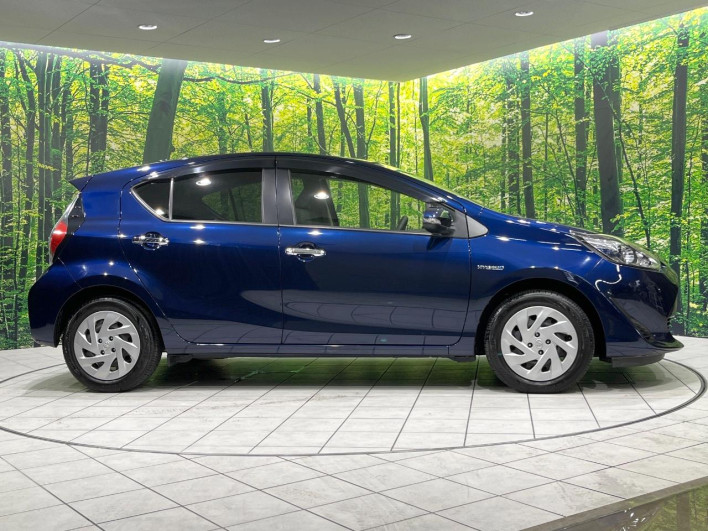 2019 Toyota Aqua DAA-NHP10 (UW-6a32113f62630)[10]