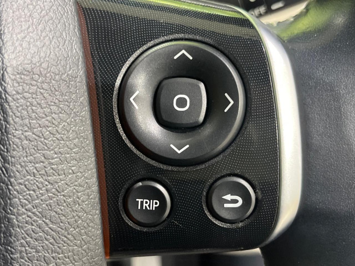 2016 Toyota Sienta DAA-NHP170G (UW-6a3211409d549)[21]