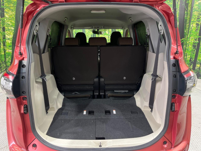 2016 Toyota Sienta DAA-NHP170G (UW-6a3211409d549)[8]