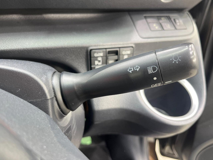 2019 Toyota Sienta 6AA-NHP170G (UW-6a3211422fae9)[20]