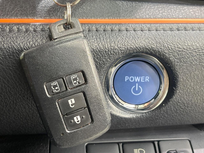 2019 Toyota Sienta 6AA-NHP170G (UW-6a3211422fae9)[15]