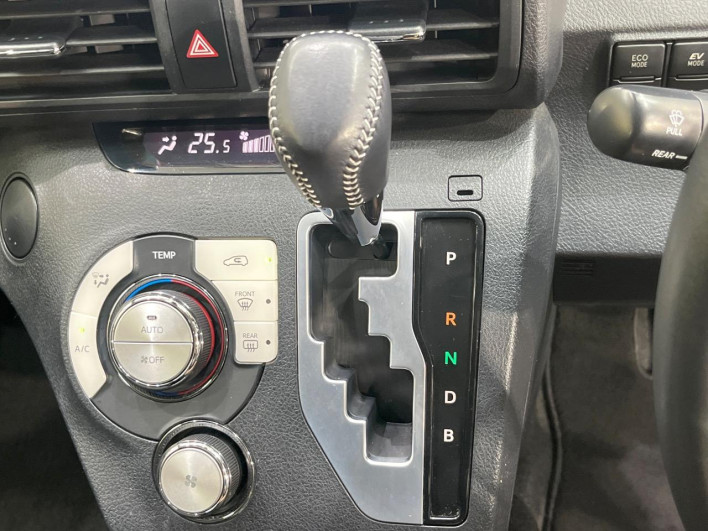 2019 Toyota Sienta 6AA-NHP170G (UW-6a3211422fae9)[27]