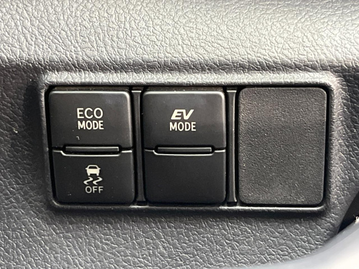 2019 Toyota Sienta 6AA-NHP170G (UW-6a3211422fae9)[19]