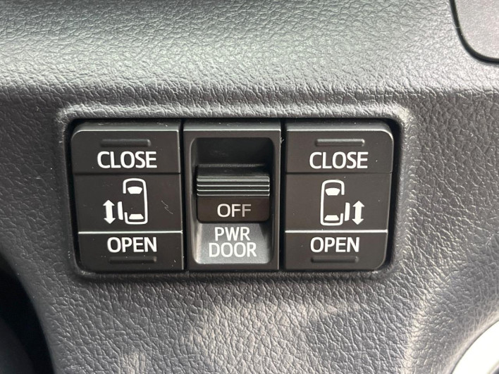 2019 Toyota Sienta 6AA-NHP170G (UW-6a3211422fae9)[16]