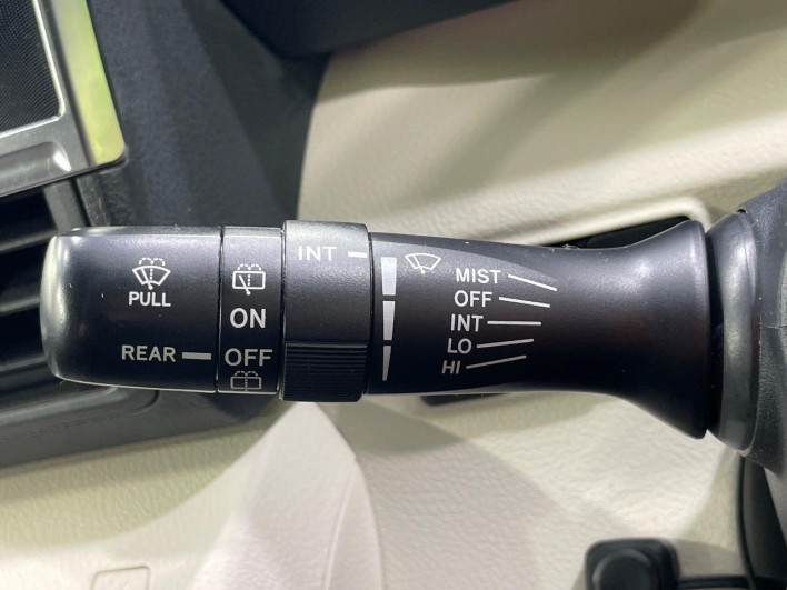 2016 Toyota Sienta DBA-NSP170G (UW-6a321144c5b34)[17]