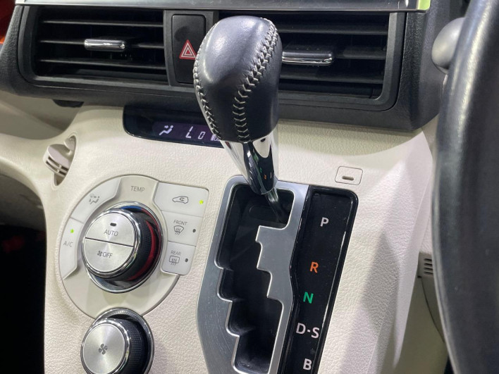 2016 Toyota Sienta DBA-NSP170G (UW-6a321144c5b34)[20]