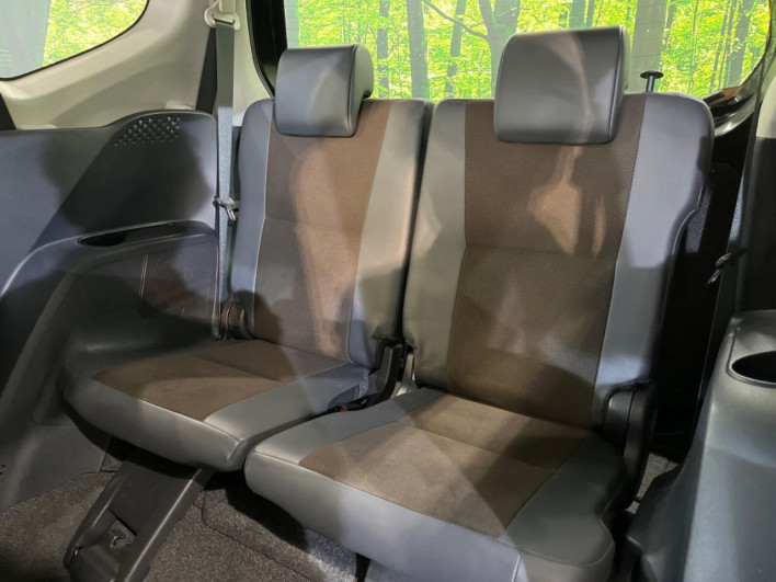 2019 Toyota Sienta DBA-NSP170G (UW-6a321145a18b8)[15]