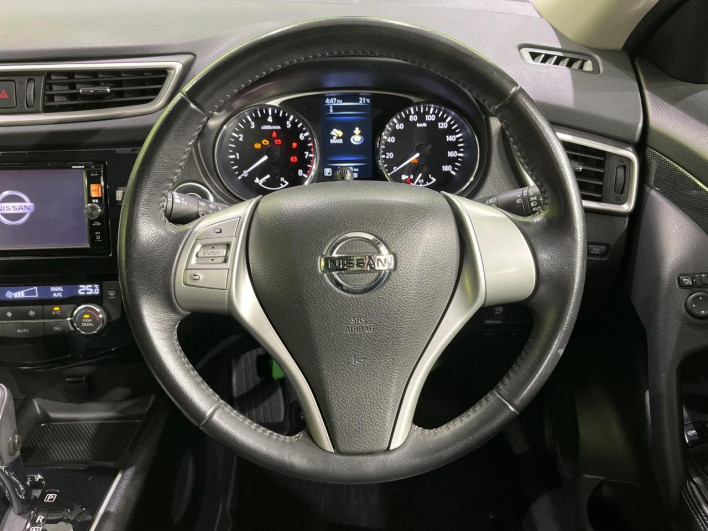 2016 Nissan X-Trail DBA-NT32 (UW-6a3211494b9fb)[26]