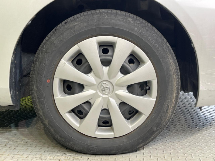 2010 Toyota Corolla Axio DBA-NZE141 (UW-6a321149b64f5)[15]
