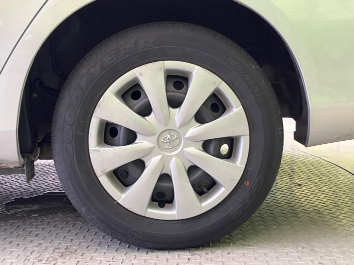 2010 Toyota Corolla Axio DBA-NZE141 (UW-6a321149b64f5)[20]