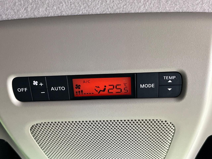 2010 Nissan Elgrand DBA-PNE52 (UW-6a32114c6379d)[29]