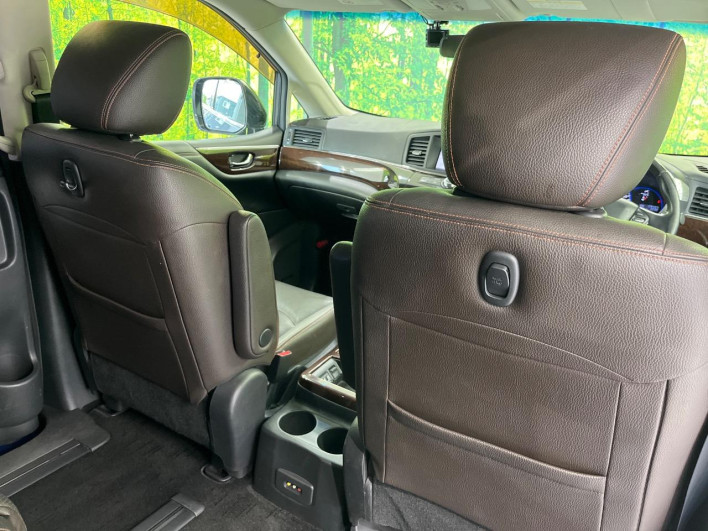 2010 Nissan Elgrand DBA-PNE52 (UW-6a32114c6379d)[26]