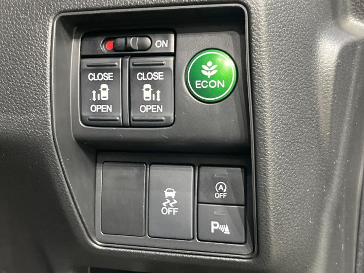 2014 Honda Odyssey DBA-RC1 (UW-6a32114e797c6)[17]