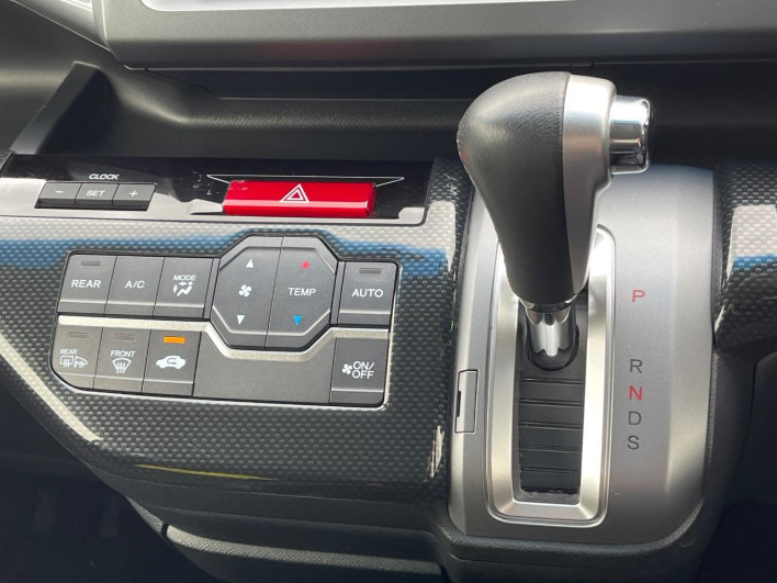 2012 Honda Stepwgn Spada DBA-RK5 (UW-6a321151d3b0d)[8]