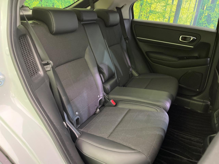 2022 Honda VEZEL 6AA-RV5 (UW-6a32115dd5de5)[24]