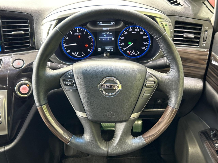 2016 Nissan Elgrand DBA-TE52 (UW-6a3211750b0f4)[22]