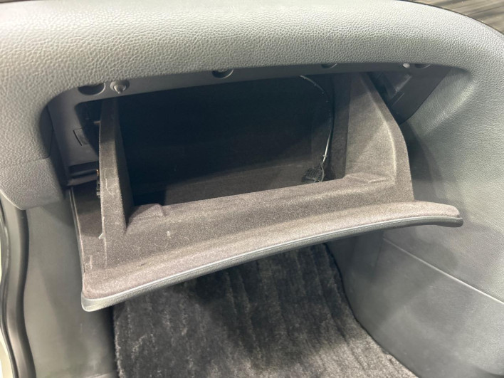 2016 Nissan Elgrand DBA-TE52 (UW-6a3211750b0f4)[6]