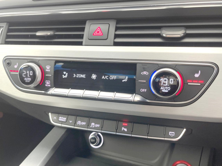 2017 Audi A4 DBA-8WCYRF (UW-6a32118c15ded)[13]