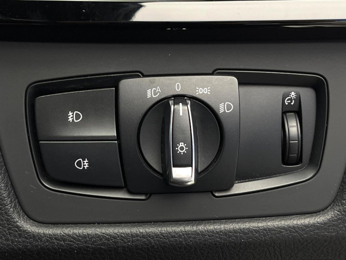 2016 BMW 3 Series DBA-8A20 (UW-6a32118e53a92)[5]