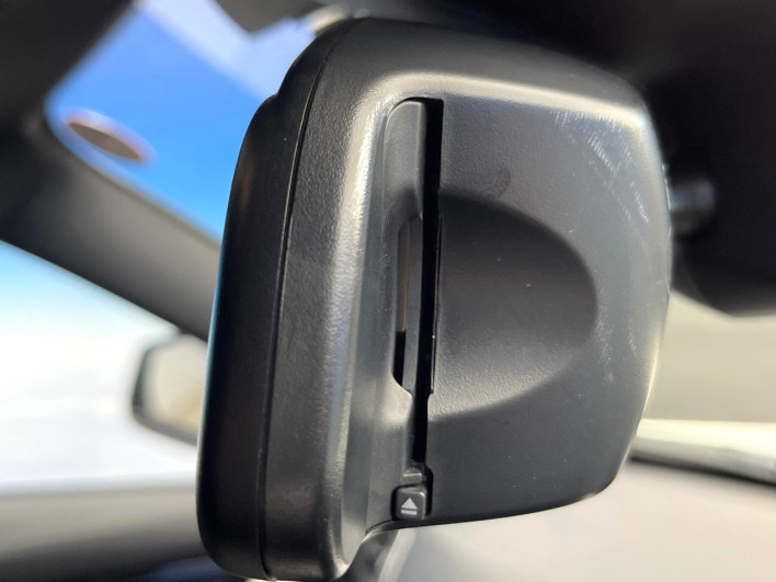 2016 BMW 3 Series DBA-8A20 (UW-6a32118e53a92)[29]