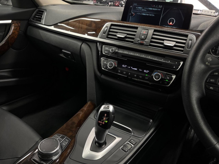 2017 BMW 3 Series LDA-8C20 (UW-6a32118e5f3df)[15]