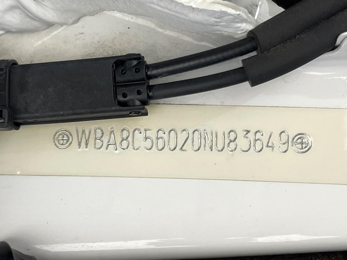 2017 BMW 3 Series LDA-8C20 (UW-6a32118e5f3df)[1]