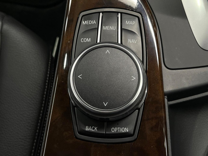 2017 BMW 3 Series LDA-8C20 (UW-6a32118e5f3df)[23]
