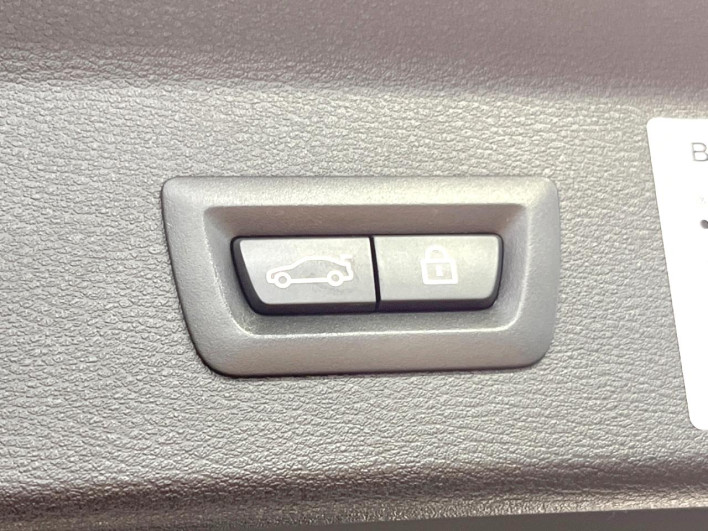 2017 BMW X1 LDA-HT20 (UW-6a32118ec1cc5)[16]