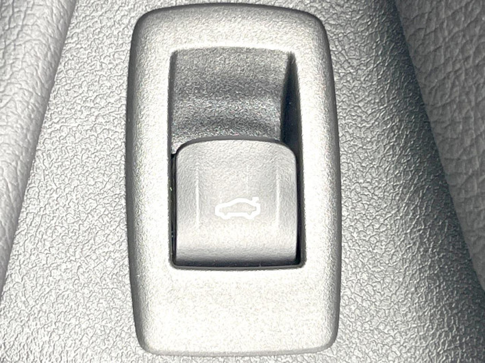 2019 BMW 5 Series DBA-JA20 (UW-6a32118f2c5e7)[28]