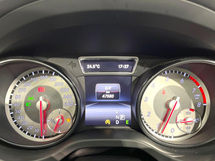 2015 Mercedes Benz CLA Class Shooting Brake DBA-117942 (UW-6a32119247128)[27]