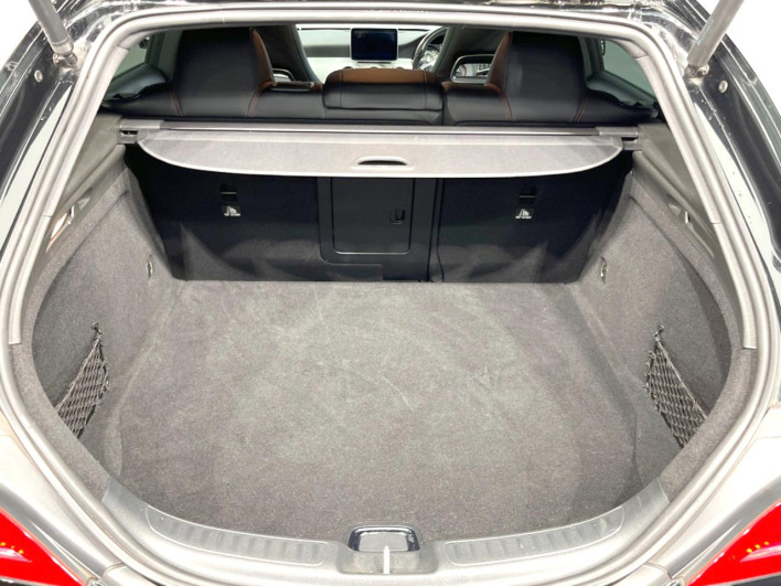 2015 Mercedes Benz CLA Class Shooting Brake DBA-117942 (UW-6a32119247128)[15]