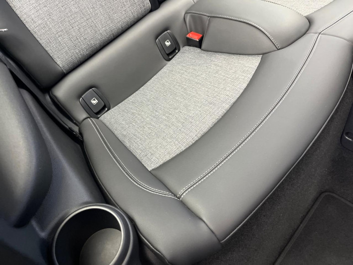 2022 Rover Mini 3BA-XR15MW (UW-6a32119680947)[24]