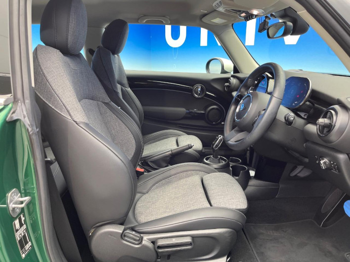 2022 Rover Mini 3BA-XR15MW (UW-6a32119680947)[22]