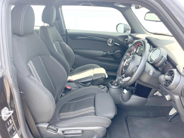 2017 Rover Mini DBA-XM20 (UW-6a321198c8705)[23]