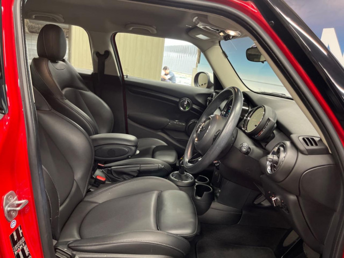 2019 Rover Mini DBA-XU15M (UW-6a32119a4594c)[26]