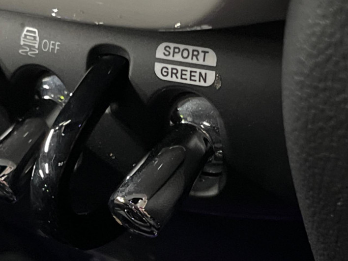 2018 Rover Mini LDA-YT20 (UW-6a32119b21b0d)[26]