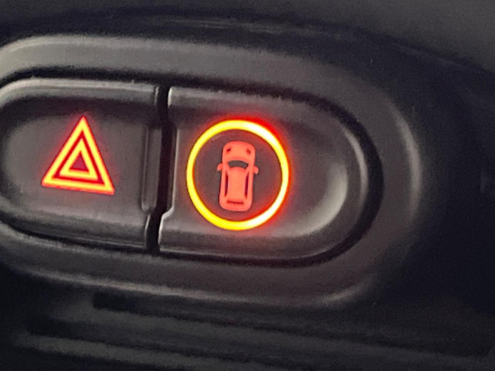 2018 Rover Mini LDA-YT20 (UW-6a32119b21b0d)[17]