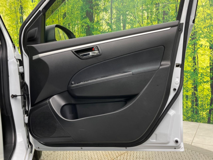 2013 Suzuki Swift DBA-ZC72S (UW-6a3211a1c6097)[26]